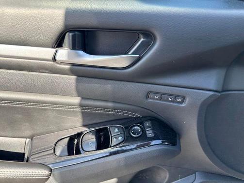 Super Black 2023 Nissan Altima Platinum