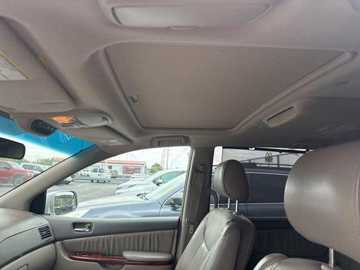 Arctic Frost Pearl 2005 Toyota Sienna XLE