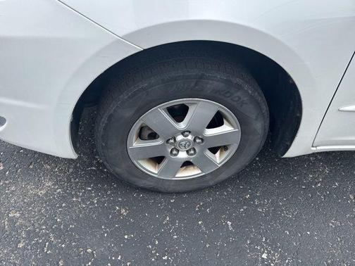 Arctic Frost Pearl 2005 Toyota Sienna XLE
