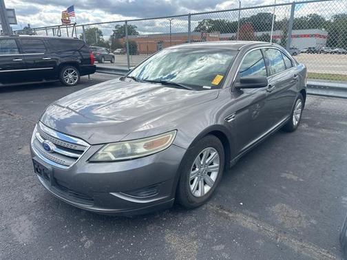 2011 Ford Taurus SE