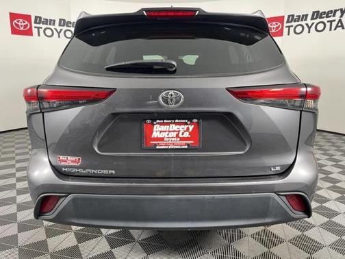 2023 Toyota Highlander LE