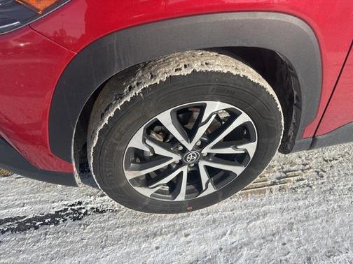 2024 Toyota Corolla Cross XLE