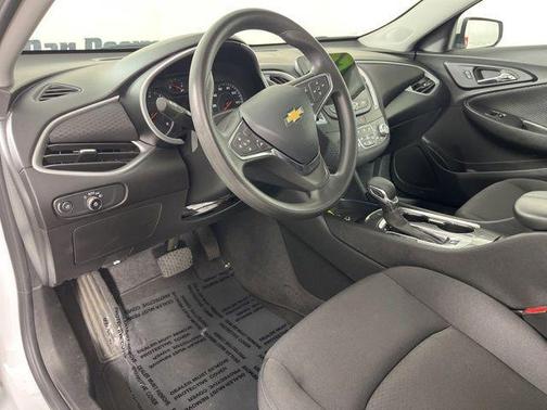 Summit White 2023 Chevrolet Malibu FWD 1LT