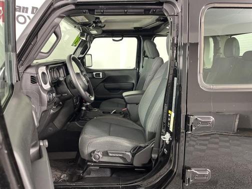 2024 Jeep Gladiator Sport