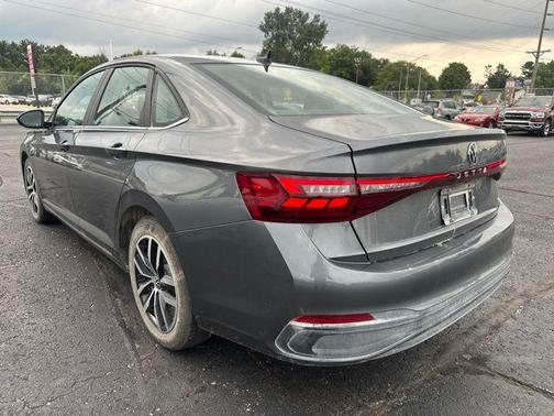 Gray 2025 Volkswagen Jetta 1.5T SE