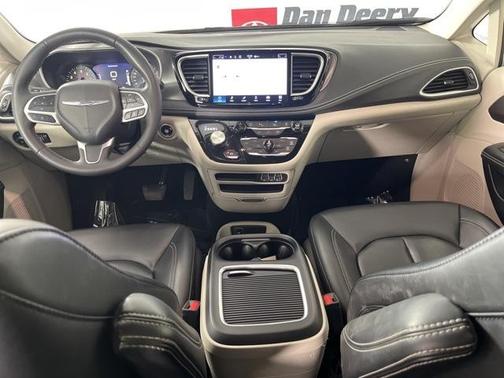 2023 Chrysler Pacifica Touring-L