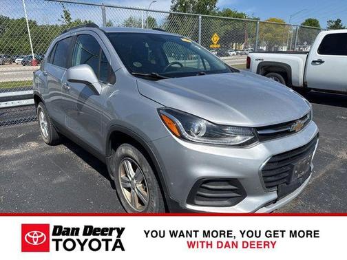 Silver Ice Metallic 2019 Chevrolet Trax LT