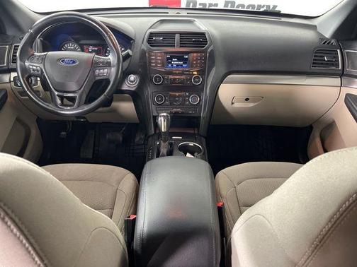 Oxford White 2019 Ford Explorer XLT