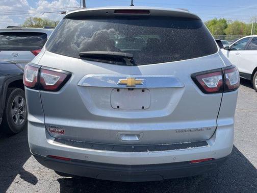 Silver Ice Metallic 2013 Chevrolet Traverse 1LT