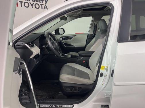 2023 Toyota RAV4 XLE Premium