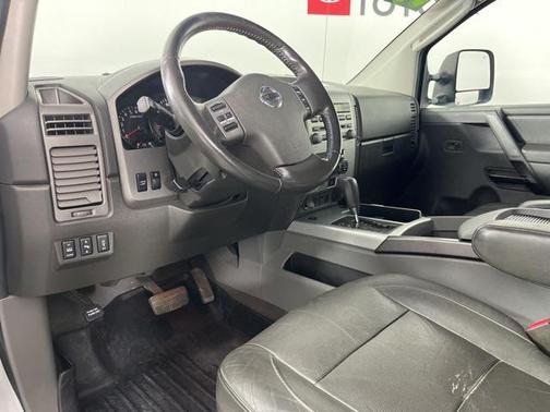 2007 Nissan Titan LE Crew Cab
