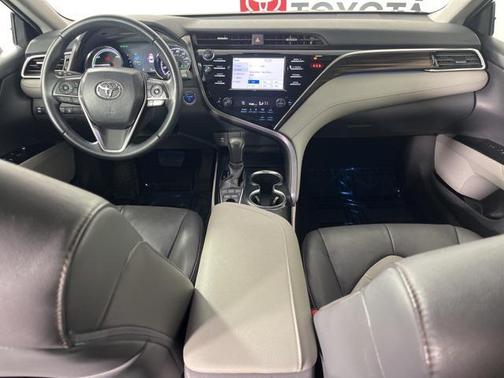 2018 Toyota Camry Hybrid XLE