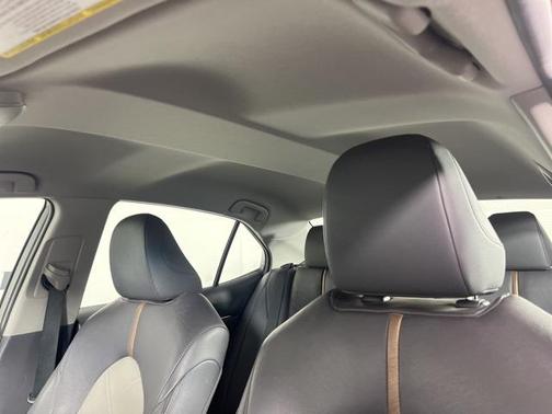 2018 Toyota Camry Hybrid XLE