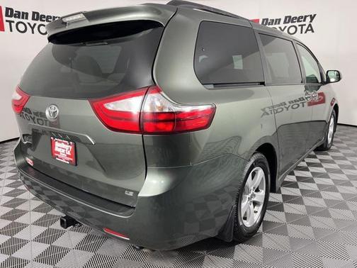 2018 Toyota Sienna LE