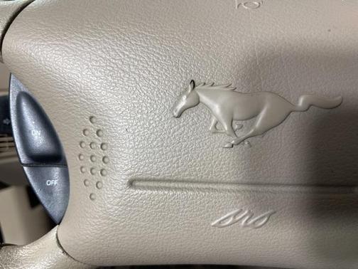 2003 Ford Mustang Deluxe