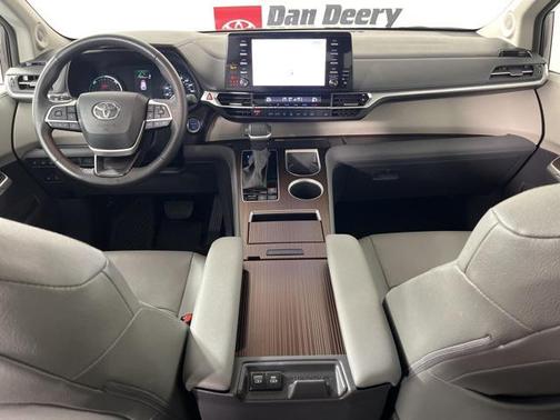 2024 Toyota Sienna XLE
