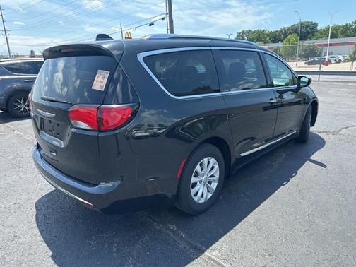 2018 Chrysler Pacifica Touring-L Plus