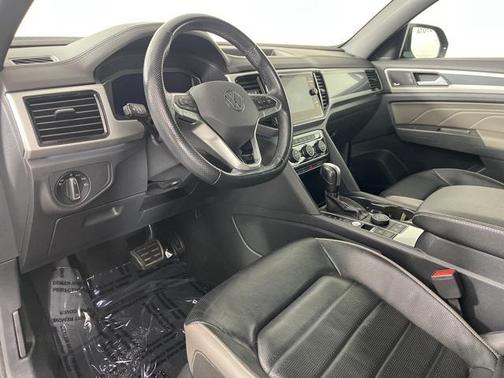 2022 Volkswagen Atlas Cross Sport 3.6L V6 SEL Premium R-Line