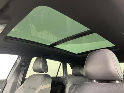 2022 Volkswagen Atlas Cross Sport 3.6L V6 SEL Premium R-Line