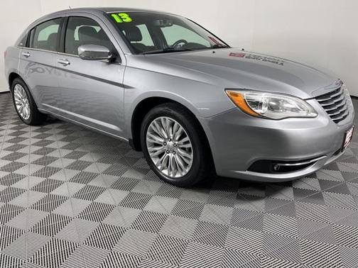 2013 Chrysler 200 Limited