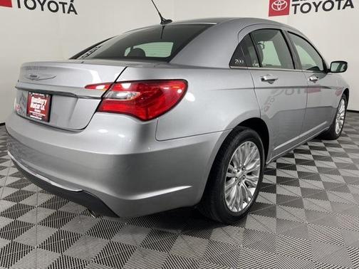2013 Chrysler 200 Limited