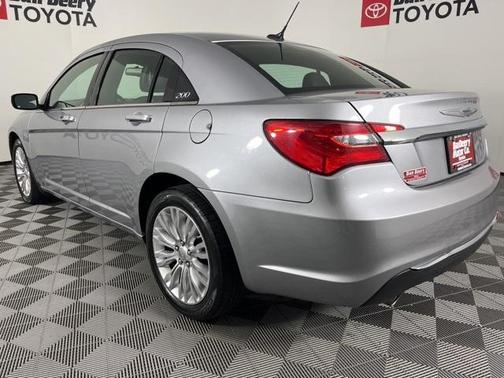 2013 Chrysler 200 Limited