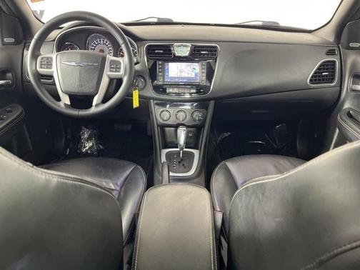 2013 Chrysler 200 Limited