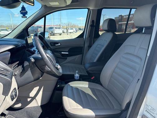 2022 Ford Transit Connect XLT w/Rear Liftgate