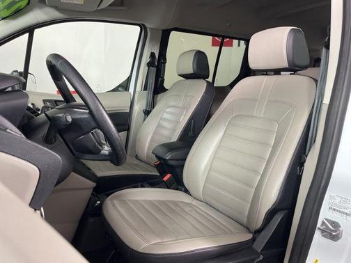 2022 Ford Transit Connect XLT w/Rear Liftgate