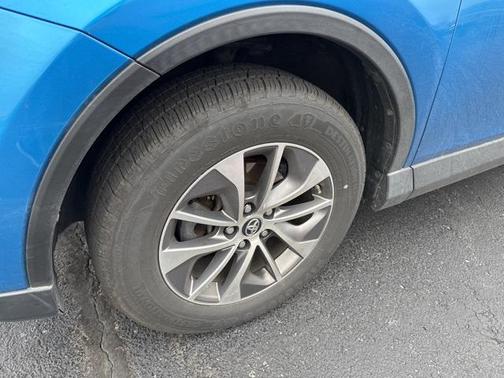 2017 Toyota RAV4 Hybrid XLE