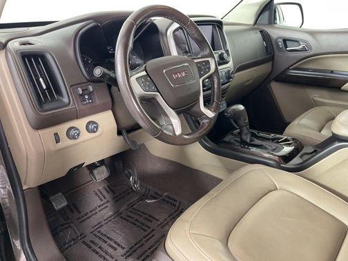 Smokey Quartz Metallic 2019 GMC Canyon SLT