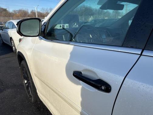 2017 Toyota Highlander SE