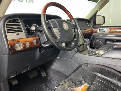 2003 Lincoln Navigator Luxury