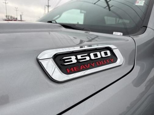 2022 RAM 3500 Tradesman Regular Cab 4x4 8' Box