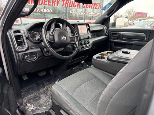 2022 RAM 3500 Tradesman Regular Cab 4x4 8' Box