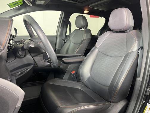 2022 Toyota Sienna XSE 7 Passenger