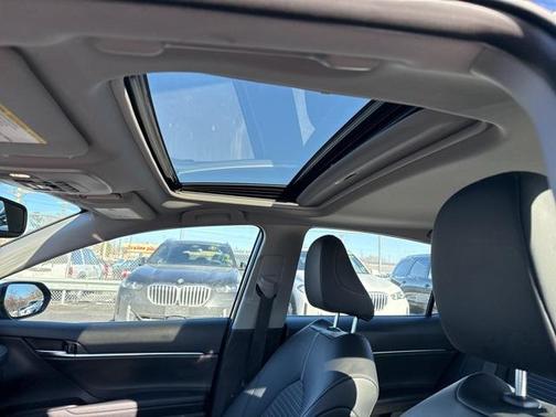 2024 Toyota Camry Hybrid SE