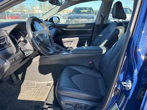 2024 Toyota Camry Hybrid SE