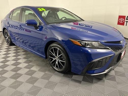 2024 Toyota Camry Hybrid SE