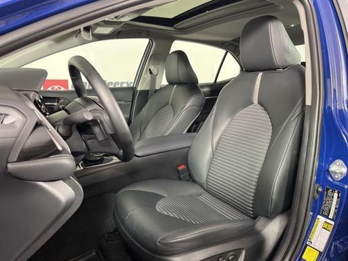 2024 Toyota Camry Hybrid SE