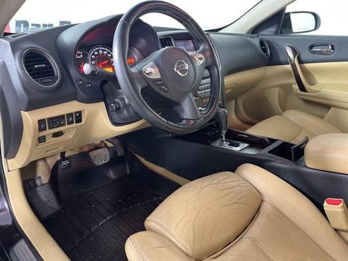 2010 Nissan Maxima SV