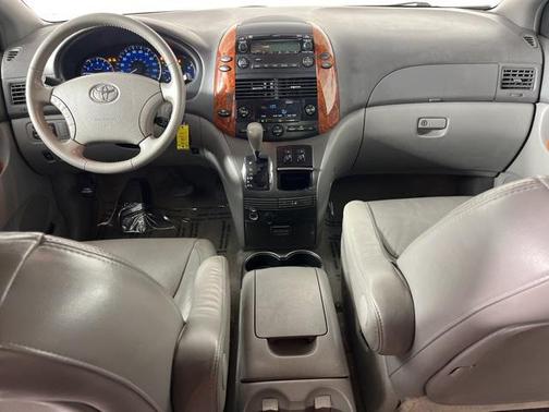 2008 Toyota Sienna XLE