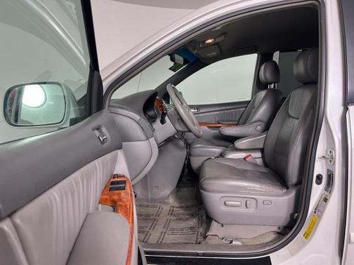 2008 Toyota Sienna XLE