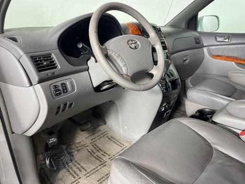 2008 Toyota Sienna XLE