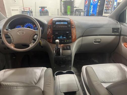2008 Toyota Sienna XLE