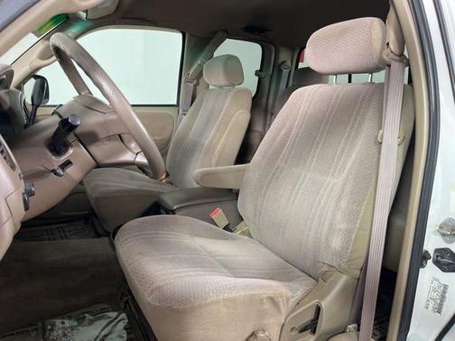 Natural White 2001 Toyota Tundra SR5