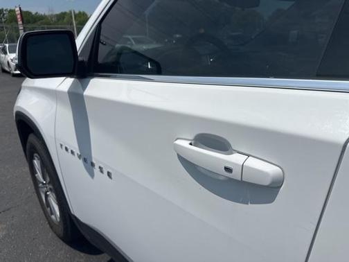 2022 Chevrolet Traverse LT Cloth