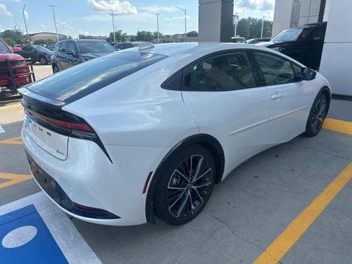 2024 Toyota Prius XLE