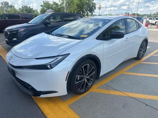 2024 Toyota Prius XLE