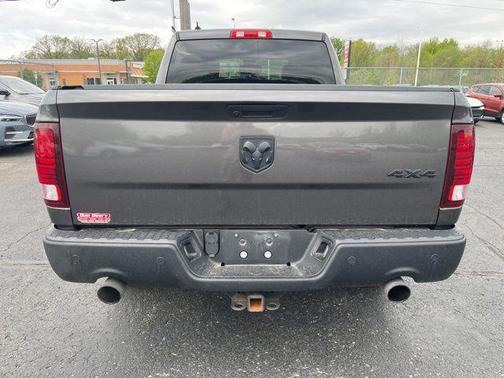 Granite Crystal Metallic Clearcoat 2022 RAM 1500 Classic SLT